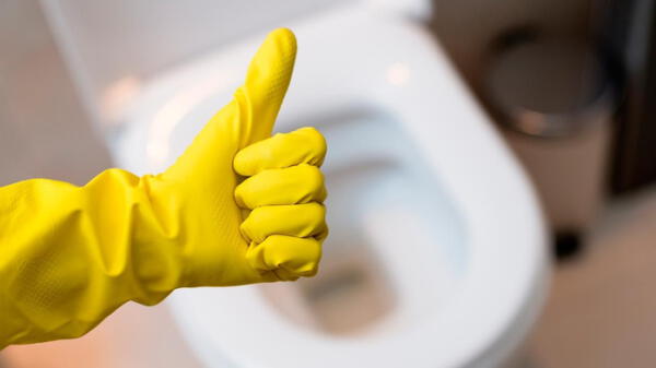 ¿Cómo quitar lo amarillo del inodoro con solo un ingrediente de casa?