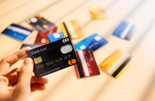 ¿Qué pasa con mi DEUDA si solo pago el monto mínimo de mi tarjeta de crédito?