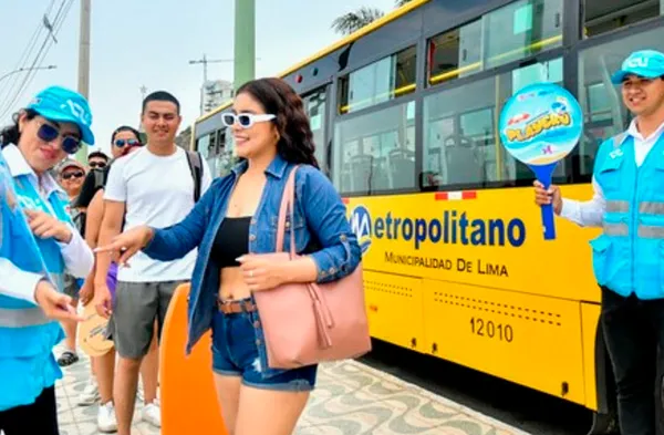 Servicio especial de Metropolitano traslada a veraneantes a playas de Barranco y Chorrillos