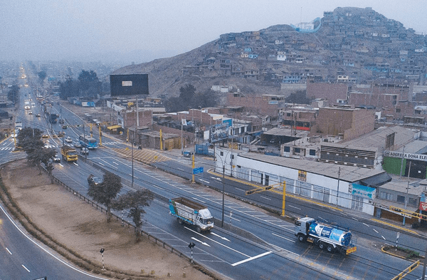 ¿Cómo se le dice a la gente que NACIÓ o VIVE en el distrito de PUENTE PIEDRA?