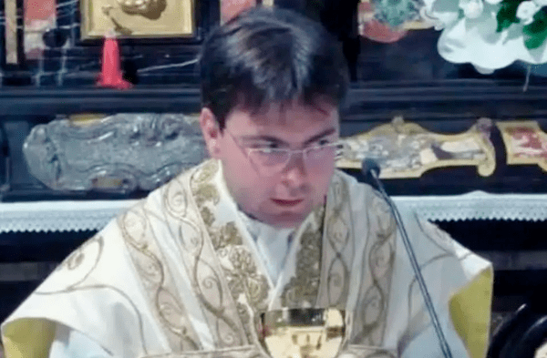 El Vaticano condena por primera vez a cárcel a un sacerdote por abusos sexuales