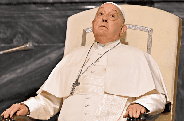 El papa Francisco sufrió “crisis respiratoria” que requirió “aplicación de oxígeno” wapa.pe