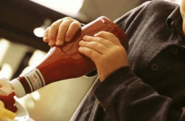 Niño queda ciego por dieta basada en comida chatarra. wapa.pe