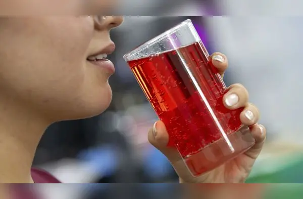 El colorante rojo 3 está prohibido por la FDA luego que estudios lo vinculen con el desarrollo de cáncer. wapa.pe