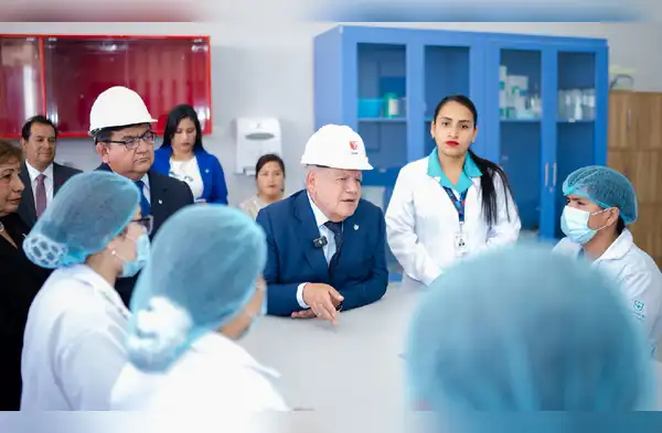 Estudiantes recibieron con entusiasmo los anuncios, destacando la importancia del nuevo laboratorio. Fuente: Difusión. wapa.pe