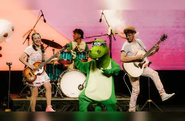 Este show forma parte de su gira iberoamericana, que acaba de culminar con un sold out en el Teatro Gran Rex de Buenos Aires y que continuará por España y México. wapa.pe