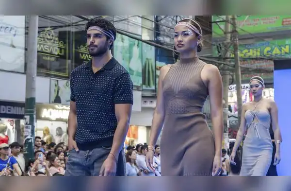 Desfile en Gamarra. wapa.pe