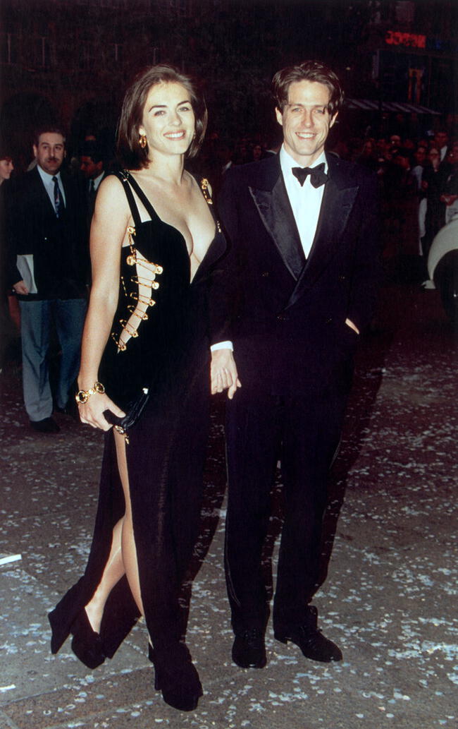  <em>Elizabeth Hurley y Hugh Grant en los Premios de la Academia 1994</em><br>  