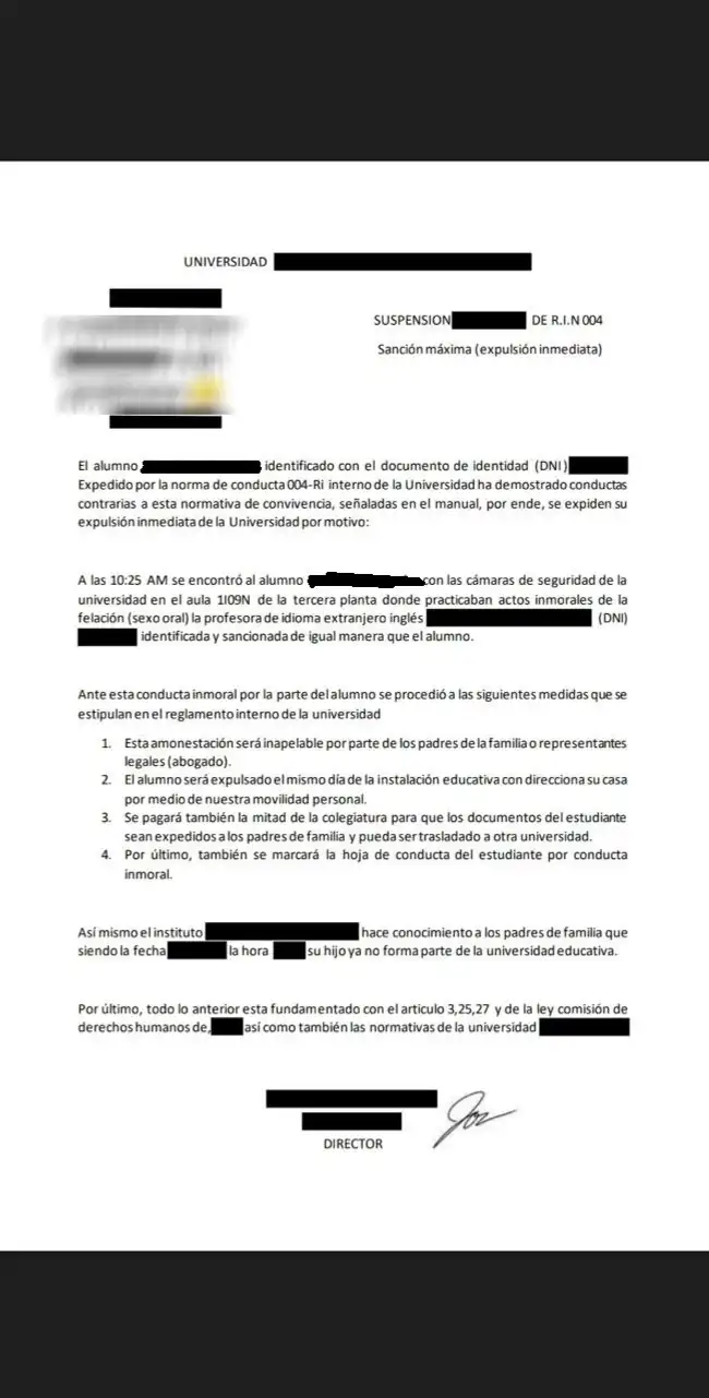 Documento que revela la expulsión del estudiante y profesora.   