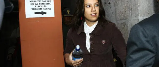  Rosario Ponce López en una de las muchas diligencias fiscales a las que fue sometida en Arequipa. (Foto: Ronald Mamani Villalba / Epensa)<br><br>    