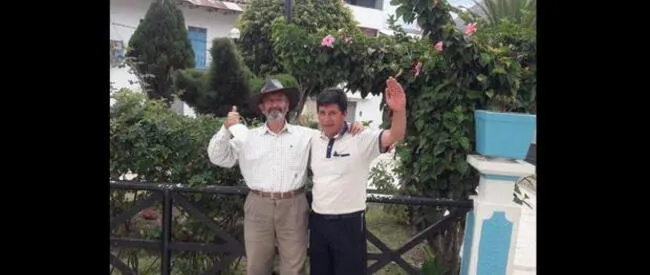  El profesor Augusto Bocanegra junto a Pedro Castillo en Cajamarca. Foto: GEC.<br>    