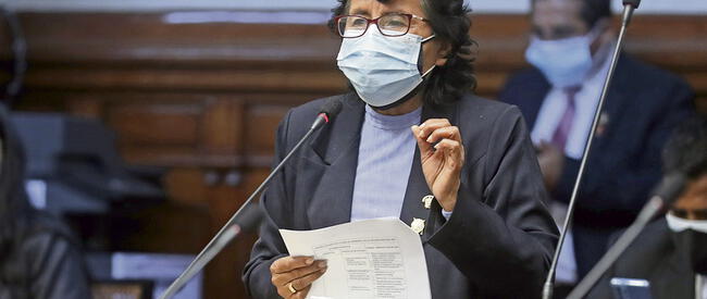Lucinda Vásquez, congresista de Perú Libre, implicada en el caso de filtración del examen de nombramiento docente.   