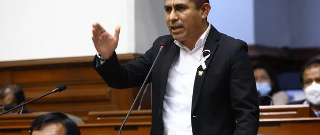  El legislador Alex Flores representa a la región de Ayacucho en el Congreso de la República. Foto: Parlamento / Video: RPP    