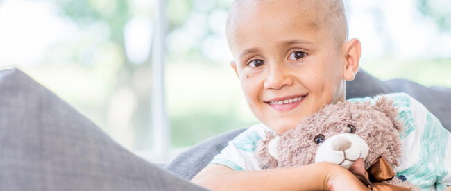  Los niños con cáncer luchan día a día para superar la enfermedad. (Fuente: Canva)   