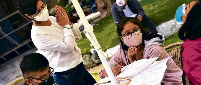 Los peruanos pueden acceder a una beca para estudiar en Francia. Foto: La República   