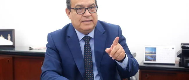 El ministro de Defensa, Alberto Otárola, anunció la declaratoria del estado de emergencia.    