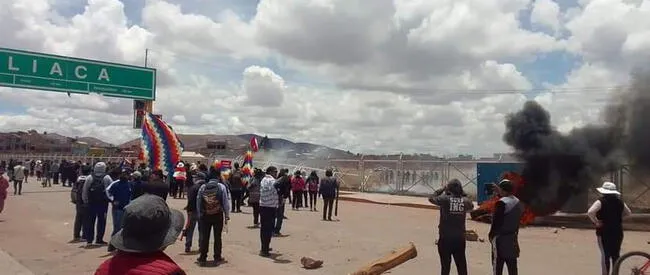 Decenas de personas se enfrentaron a la Policía en busca de tomar el aeropuerto del altiplano. Foto: Cortesía   