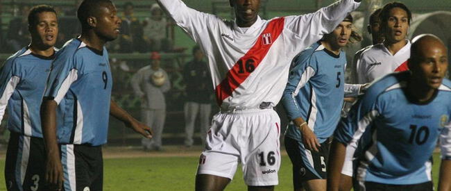 Esta es la estatura real del conocido futbolista histórico Cuto Guadalupe.   