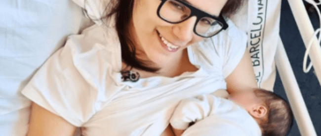 Eva Bracamonte y su bebé   