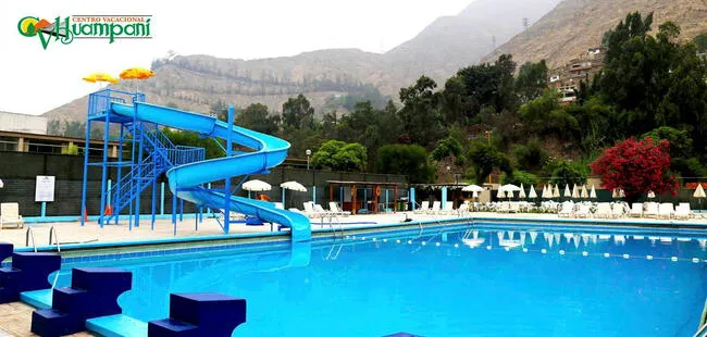  Club campestre Huampaní brinda un espacio recreativo grande para la familia. 