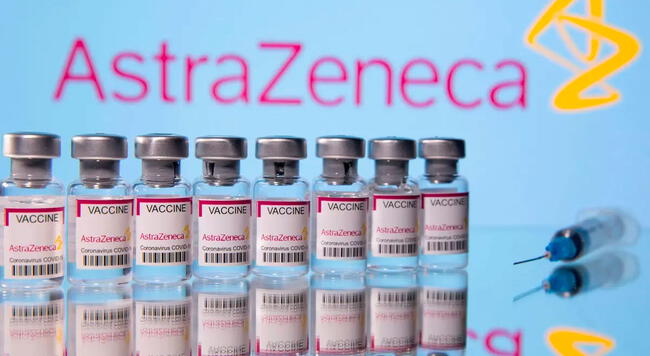 Mujer demanda a laboratorio AstraZeneca.   