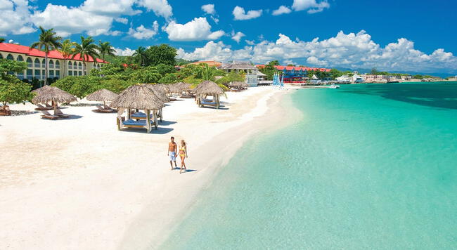 Bahía Montego, una de las playas más visitadas en Jamaica.   