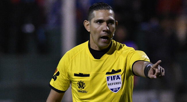 Guillermo Guerrero, árbitro del Bolivia vs. Perú.   