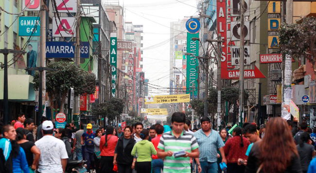 Los comerciantes de Gamarra se encuentran en medio de una gran decisión por el intenso calor en Lima.   