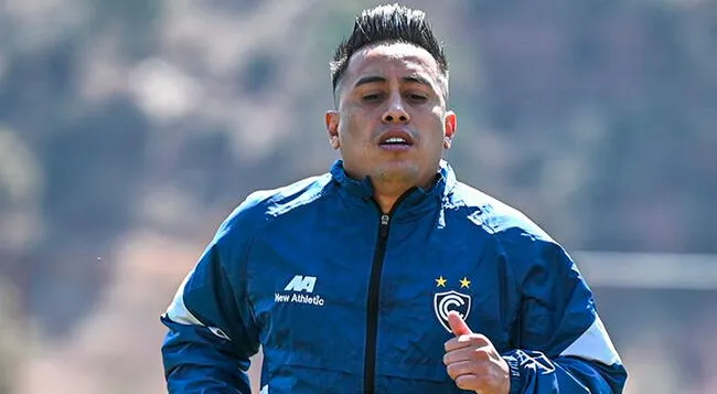 Christian Cueva fue fichado por Cienciano.   