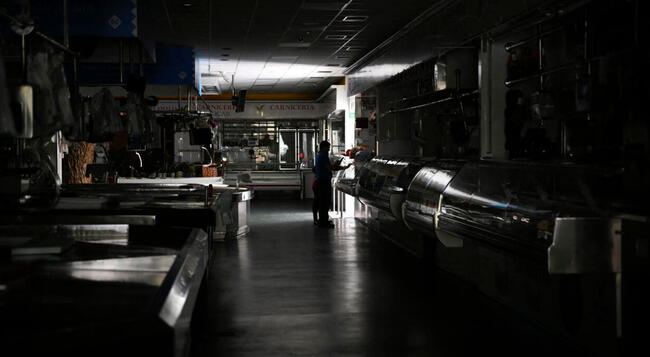 <strong> Apagón eléctrico MASIVO en todo España</strong> <strong> Apagón eléctrico MASIVO en todo España</strong>