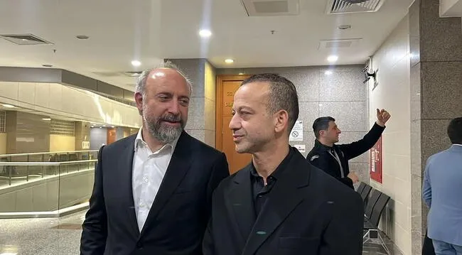 <strong> Halit Ergenç junto al actor Rıza Kocaoğlu, también investigado</strong> <strong> Halit Ergenç junto al actor Rıza Kocaoğlu, también investigado</strong>