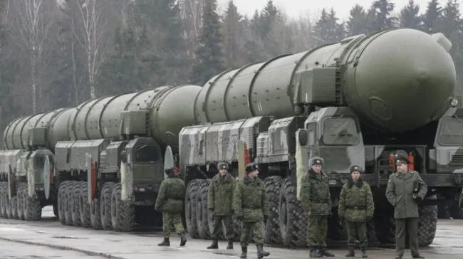  Rusia posee la mitad del armamento nuclear del mundo. (Foto: AFP)   