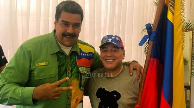 Nicolás Maduro y Diego Armando Maradona.   