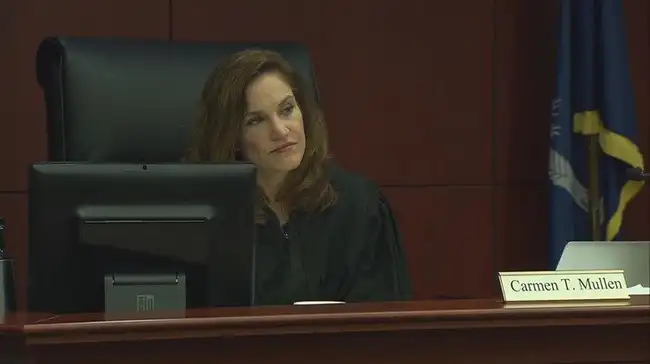 Carmen Tevis Mullen, jueza que aceptó reabrir el caso de George y lo declaró inocente después de 70 años al encontrar inconsistencias e irregularidades.   