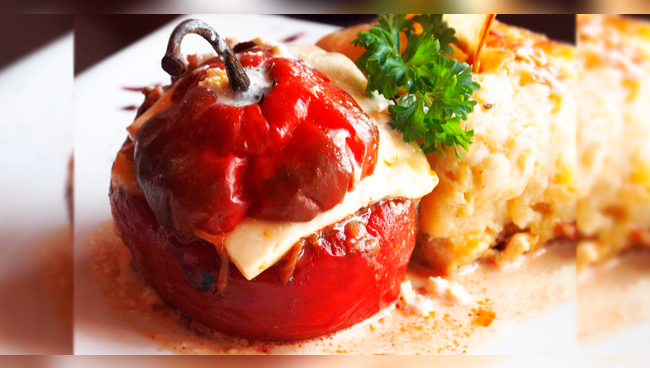 Delicioso rocoto relleno con pastel de papa al estilo arequipeño