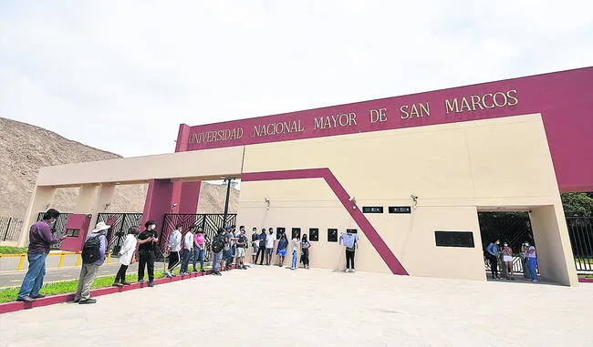 Universidad Nacional Mayor de San Marcos ofrece la carrera de Historia a los estudiantes.   