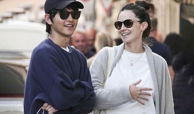 <strong> Song Joong-ki se casó con Katy Louise Saunders </strong>   