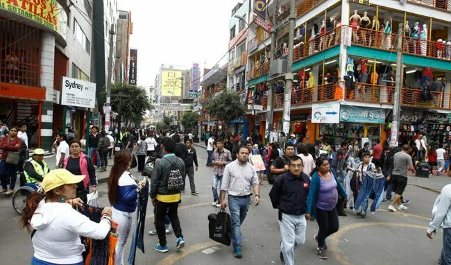  Gamarra es uno de los centros comerciales que vende ropa más barata en todo Lima. Foto: Fashion Week    
