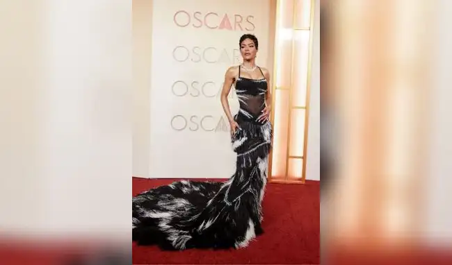 Teyana Taylor en la alfombra roja de los Oscar 2026.  