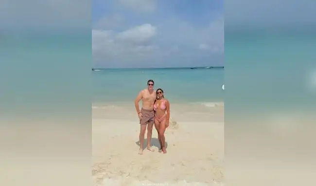 Susana Alvarado impacta Aruba con bikinis magnéticos en su viaje junto a Paco Bazán.  
