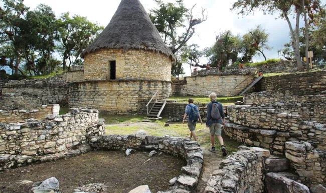  El complejo arqueológico de Kuelap recibe a cientos de visitantes cada mes. (Foto: Andina).   