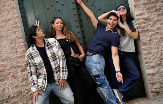 <strong>FullMood</strong> <strong>FullMood</strong>