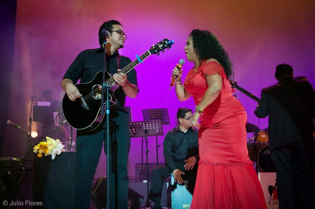  Francisco Ayllón comparte el escenario con su madre Eva Ayllón.    