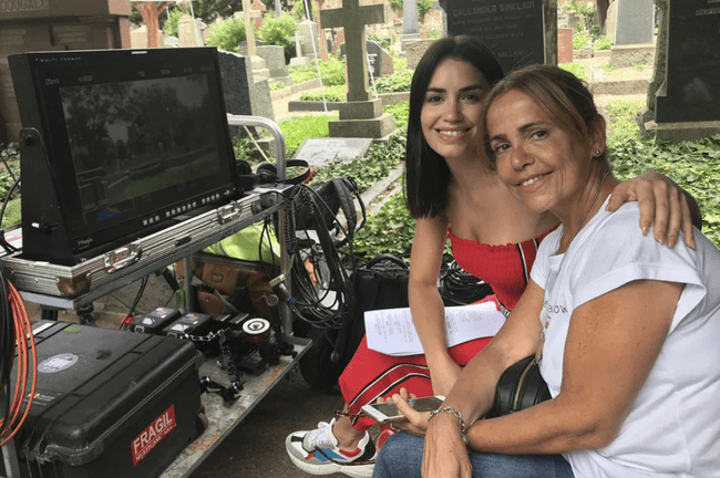  Majo Riera es la madre de Lali Espósito y creadora de 'La Suerte de Loli' - Telemundo Internacional   