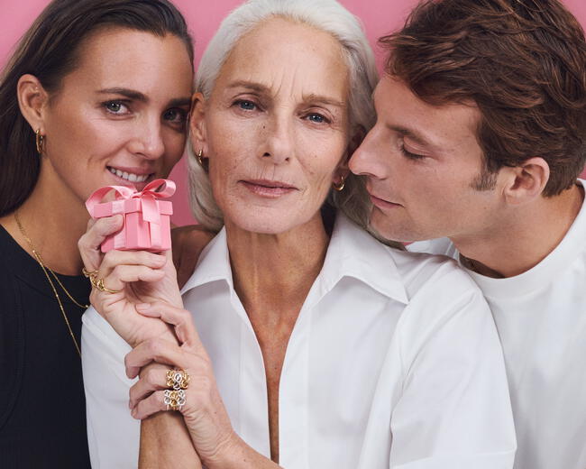 <em>Cada detalle de la colección está pensado para homenajear a las mujeres que nos guían con amor.</em> <em>Cada detalle de la colección está pensado para homenajear a las mujeres que nos guían con amor.</em>