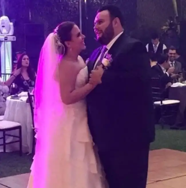 Andrea, esposa de Roberto, le dedicó emotivos mensajes. Andrea, esposa de Roberto, le dedicó emotivos mensajes.