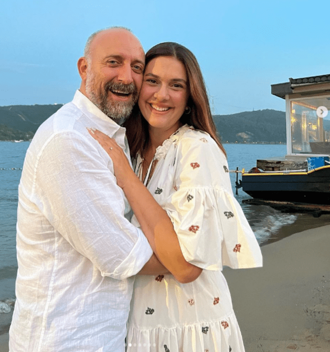 <strong> Bergüzar Korel y Halit Ergenç </strong>   