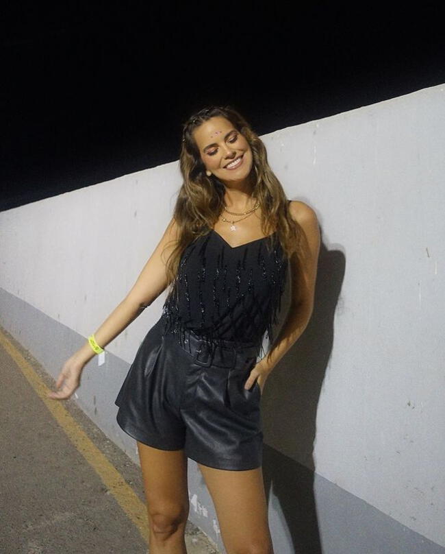 Valeria Piazza luce outfit total black en Ultra. | Instagram.   