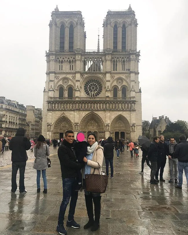 Rosa Fuentes y Paolo Hurtado realizaron un costoso viaje a Francia en el año 2016.   