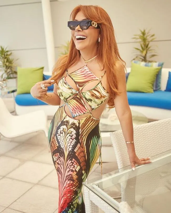  Magaly Medina luce increíble con vestido estilo mosaico. | Instagram.    